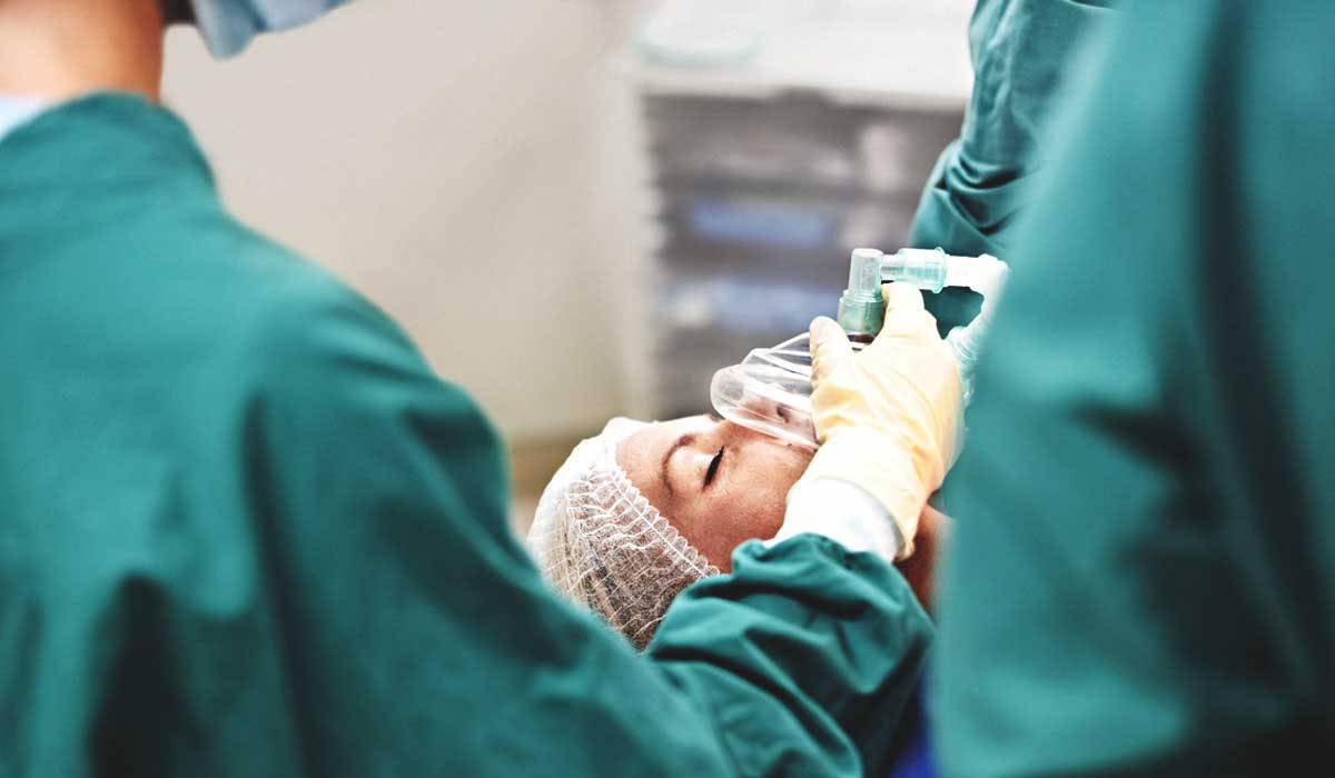 الكلام اثناء التخدير