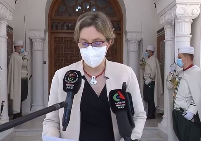 بالفيديو.. سفيرة السويد بالجزائر تؤدي زيارة وداع للرئيس تبون