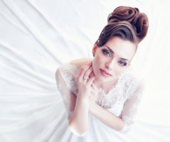 shutterstock_254984038-scaled-240x200-c بالصور... مكياجات عروس فخمة لتستوحي منها!