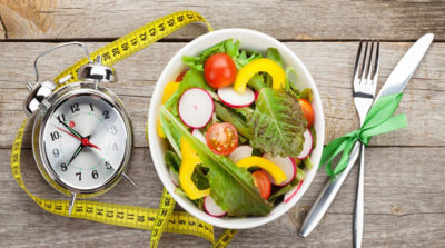 0fd52af5a88aef077602a7d511c18c34-1 اوقات لا ينصح تناول الطعام خلالها