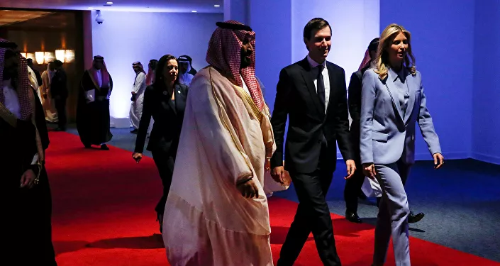ولي العهد السعودي الأمير محمد بن سلمان، مع جاريد كوشنر، كبير مستشاري الرئيس الأمريكي دونالد ترامب، وزوجته إيفانكا ترامب، الابنة الكبرى للرئيس الأمريكي ولي العهد السعودي الأمير محمد بن سلمان، مع جاريد كوشنر، كبير مستشاري الرئيس الأمريكي دونالد ترامب، وزوجته إيفانكا ترامب، الابنة الكبرى للرئيس الأمريكي