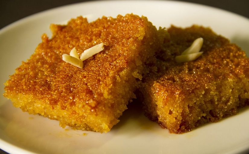 d8a8d8b3d8a8d988d8b3d987-d985d8add8b4d98ad987-d8a8d8afd988d986-d8a8d98ad8b6-d8a8d8a7d984d8b5d988d8b1-825x510-2 طريقة عمل بسبوسة بالقشطة بدون بيض بأسهل واسرع الخطوات