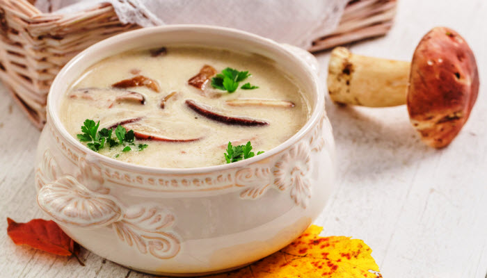 شوربة الفطر الكريمية شوربة الفطر الكريمية