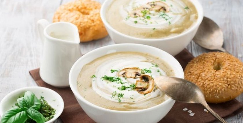 شوربة الفطر بالجبن شوربة الفطر بالجبن