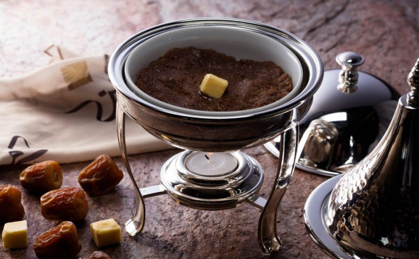 d8b7d8b1d98ad982d8a9-d8b9d985d984-d8a7d984d8add986d98ad986d98a-d8a7d984d985d984d983d98a-825x510-2 طريقة عمل الحنيني الملكي