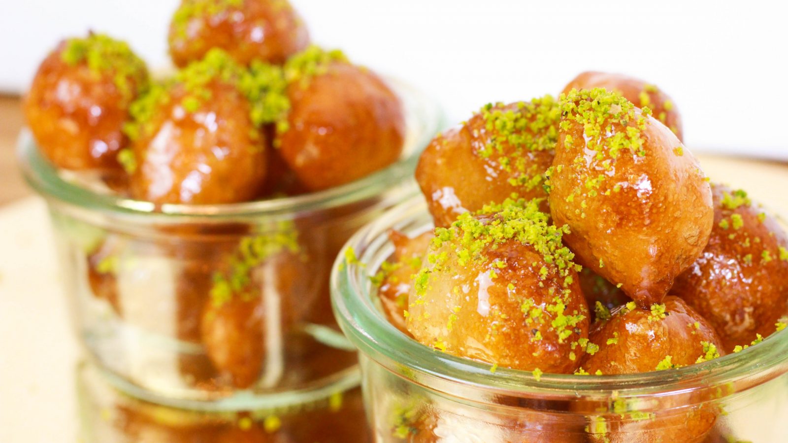 طريقة عمل الزلابية بالصور طريقة عمل الزلابية بالصور