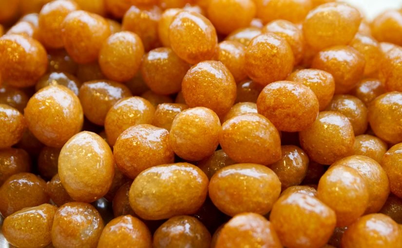 d8b7d8b1d98ad982d987-d8b9d985d984-d8a7d984d8b2d984d8a7d8a8d98ad987-825x510-2 طريقه عمل الزلابيه