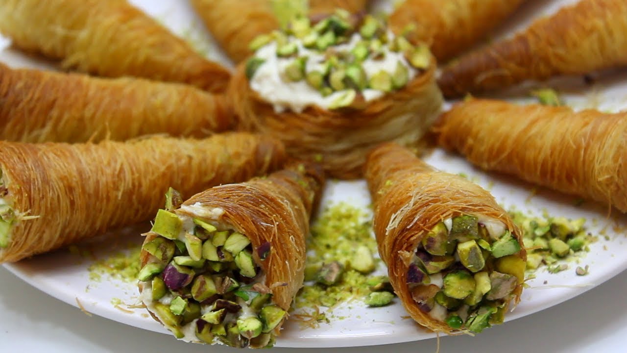 طريقة عمل كورنيه الكنافة بالقشطة كورنيه الكنافة بالقشطة