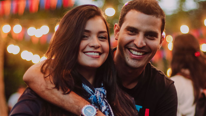 sex-couple-2 طبابة نت - علامات تدل أن الشريك ضمن علاقة عاطفية