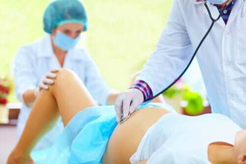 أنواع احتباس السوائل التابع للولادة