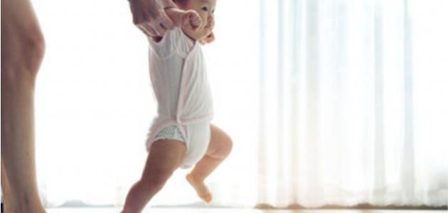 لماذا يمشي طفلي على أطراف أصابعه؟ لماذا يمشي طفلي على أطراف أصابعه؟