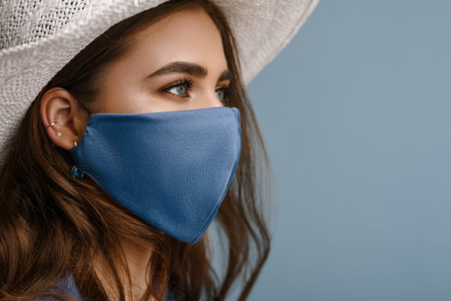 shutterstock_1720804024-scaled-638x654-2 هل الكمامة القطنية صحية؟