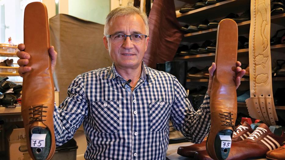 zapatos_gregori_0 Grigori Lup, el zapatero rumano