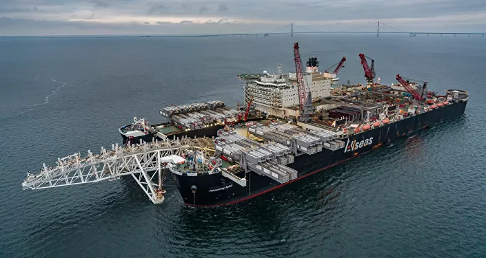 سفينة Pioneering Spirit قبل بدء تركيب خط أنابيب غاز لمشروع التيار الشمالي - 2 سفينة Pioneering Spirit قبل بدء تركيب خط أنابيب غاز لمشروع التيار الشمالي - 2