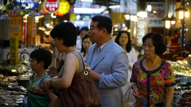 109627901_gettyimages-124363567 فئات عمرية مختلفة في كوريا الجنوبية