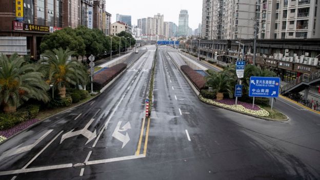 110797215_gettyimages-1198900139 شارع في مدينة شنغهاي