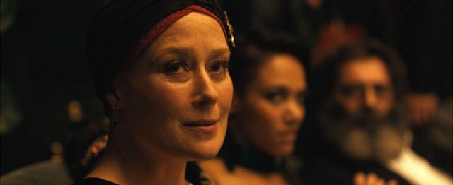 114790082_saintmaudjenniferehlesm_r2_1 جينيفر إيل بدور أماندا، التي كانت راقصة شهيرة، ولكنها الآن بحاجة إلى دعم مقدمة رعاية