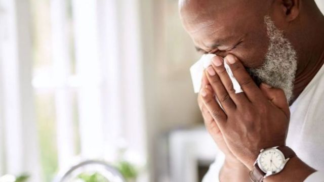 115002970_whatsubject يصيب فيروس الإنفلونزا الملايين سنويا وله تبعات جسيمة على الاقتصاد