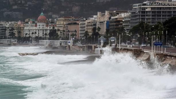 1500x9999-c-2 “ألكس” عاصفة غير مسبوقة تضرب بقوة فرنسا وتتجه نحو إيطاليا