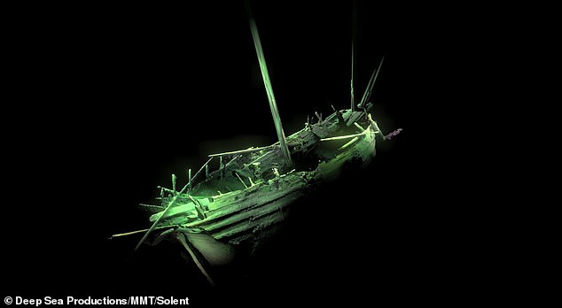 16350270-7273037-image-m-108_1563807246246 In dramatic detail: This eerie image shows a photogrammetric model of the ship's stern which was taken using sonar technology underwater