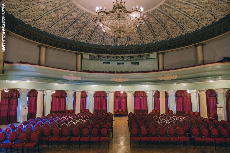 مع أنها مهجورة.. تشكل هذه المنتجعات السوفييتية منزلاً لضحايا الحرب مع أنها مهجورة.. تشكل هذه المنتجعات السوفييتية منزلاً لضحايا الحرب