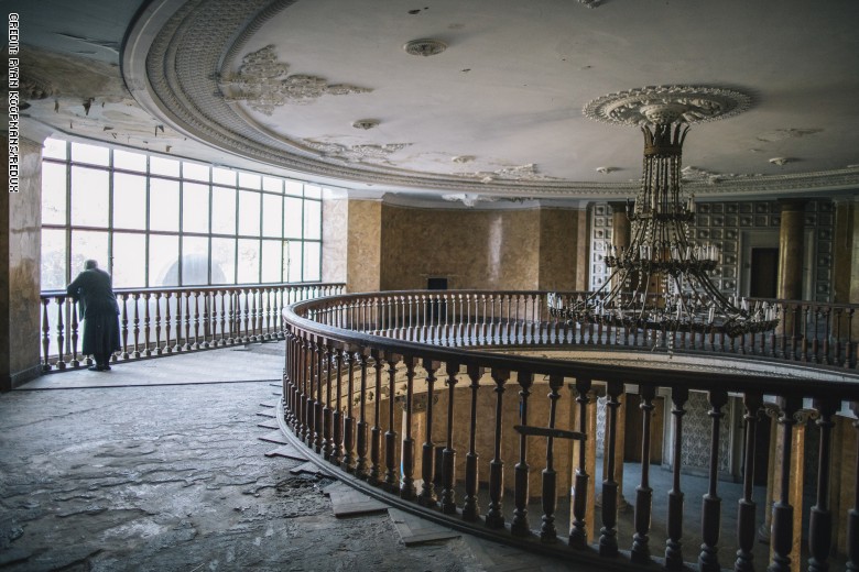 مع أنها مهجورة.. تشكل هذه المنتجعات السوفييتية منزلاً لضحايا الحرب مع أنها مهجورة.. تشكل هذه المنتجعات السوفييتية منزلاً لضحايا الحرب