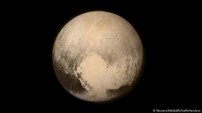 Pluto aufgenommen von der NASA Sonde New Horizons