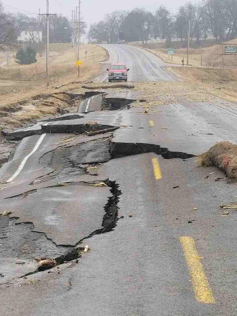 فيضانات (3) فيضانات (3)