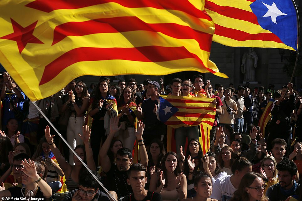 19844622-7584681-image-a-51_1571328436218