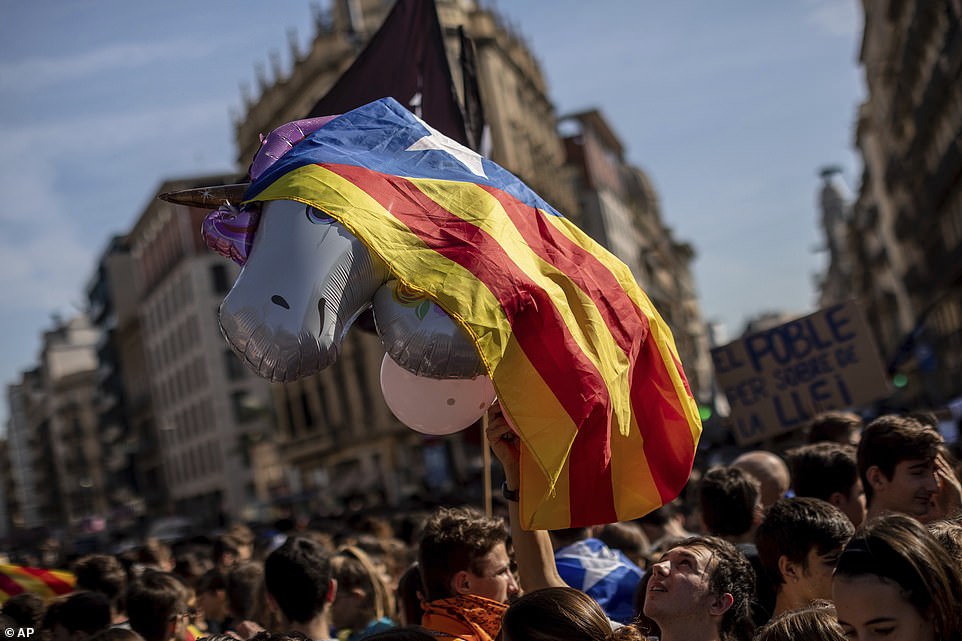 19845598-7584681-on_thursday_thousands_of_students_kicked_off_a_planned_two_day_s-a-3_1571331134097 On Thursday thousands of students kicked off a planned two-day strike in the center of Barcelona. Despite the violent protests overnight the students while boisterous demonstrated in a largely peaceful manner in the city centre