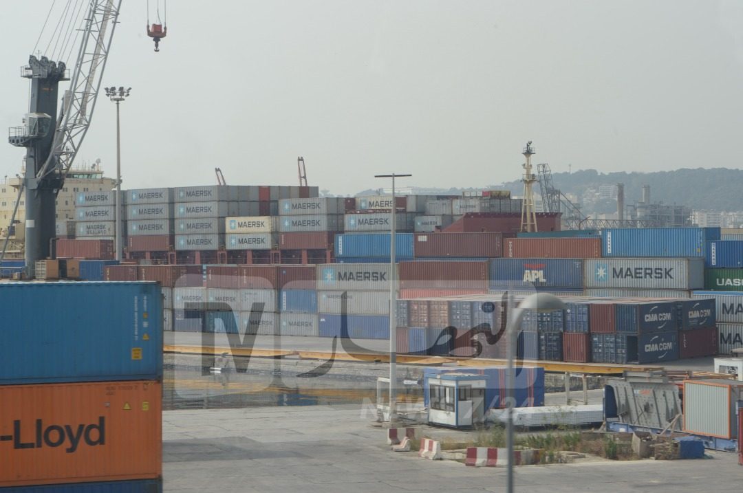 222222222222-1500x9999-c لا ضرائب على المصدرين للخارج