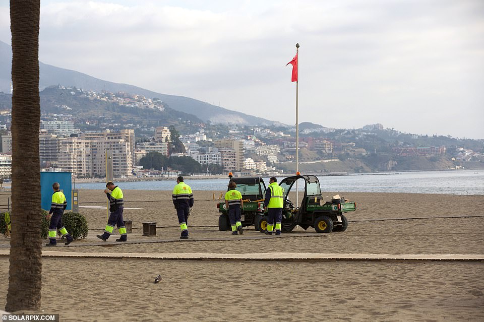 25965002-8112691-a_red_flag_warning_tourists_away_from_beaches_in_fuengirola_wave-a-17_1584215826181 A red flag warning tourists away from beaches in Fuengirola waves as the sand in the popular holiday destination looks eerily deserted