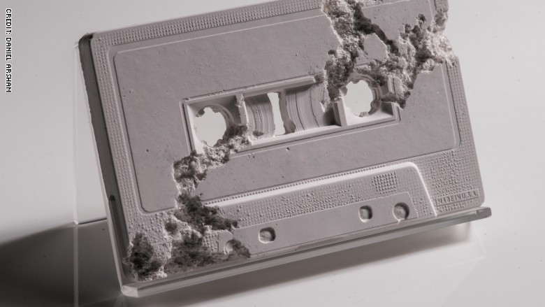 3-18 بعد Ø£Ù٠عاÙ
.. Ù٠تتØÙ٠أشرطة ÙØ§Ø³Ùت ÙÙÙØ§ØªÙ ÙØ¯ÙÙ
Ø© Ø¥ÙÙ Ø§ÙØªØ´Ø§Ùات Ø£Ø«Ø±ÙØ©Ø