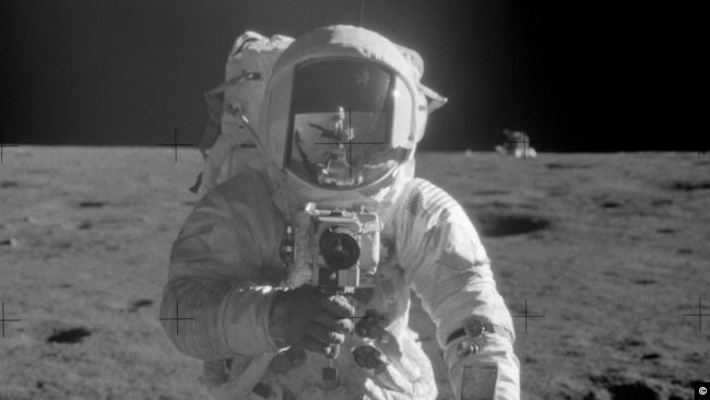 3caab621-5bfa-4625-b4dd-b5d16a770b4c_cx11_cy36_cw79_w650_r1_s الكاميرا التي استخدمت في تصوير اللحظات الأولى لهبوط الإنسان لأول مرة على القمر