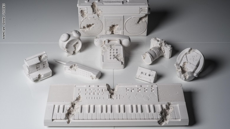 4-14 بعد Ø£Ù٠عاÙ
.. Ù٠تتØÙ٠أشرطة ÙØ§Ø³Ùت ÙÙÙØ§ØªÙ ÙØ¯ÙÙ
Ø© Ø¥ÙÙ Ø§ÙØªØ´Ø§Ùات Ø£Ø«Ø±ÙØ©Ø