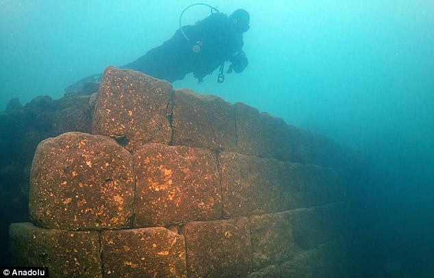 4670aeb200000578-0-image-m-4_1510935911634 The 3,000 year old remains of an ancient fortification have been discovered at the bottom of Turkey's largest lake. Divers exploring Lake Van discovered the incredibly well preserved wall of a castle, thought to have been built by the Urartu civilisation