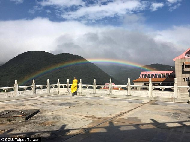 It is said to have broken the world record of the longest lasting rainbow. The previous record holder was a six-hour rainbow observed in Sheffield, United Kingdom, in 1994