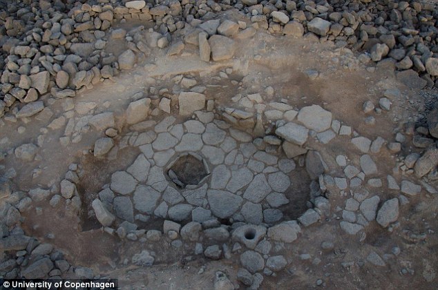 Experts believe the culture  emerged more or less simultaneously in different parts of the region. They believe the emergence of the 'Neolithic way of life' was a complex process that cannot be explained on the basis of a single cause