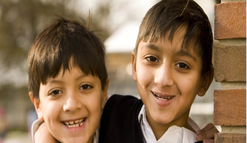 48200c1a91a0bc13d1839d7ac406328a-1 هل يعتبر بقاء الأطفال في المنزل وحدهم إهمالاً؟