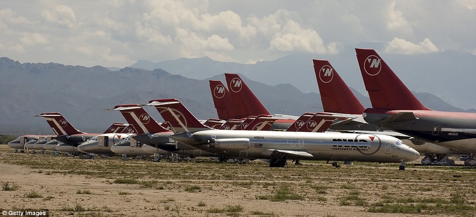 Pinal Airpark covers an area of 2,080 acres and has single runway measuring 6,849 by 150 feet
