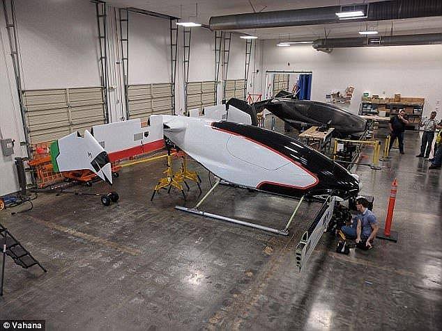 In November 2017, the Vahana craft completed its move to the 9,600 square foot (892 sq m) Pendleton Hangar at the Eastern Oregon Regional Airport, in what the firm called a ‘monumental’ step toward the first flight