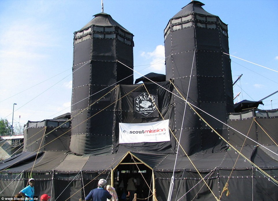 It resembled a cathedral and even had a church bell installed in one of the two towers, which rose up to a height of 15 metres