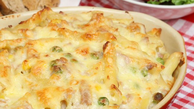 مكرونه بالجبن والتونه