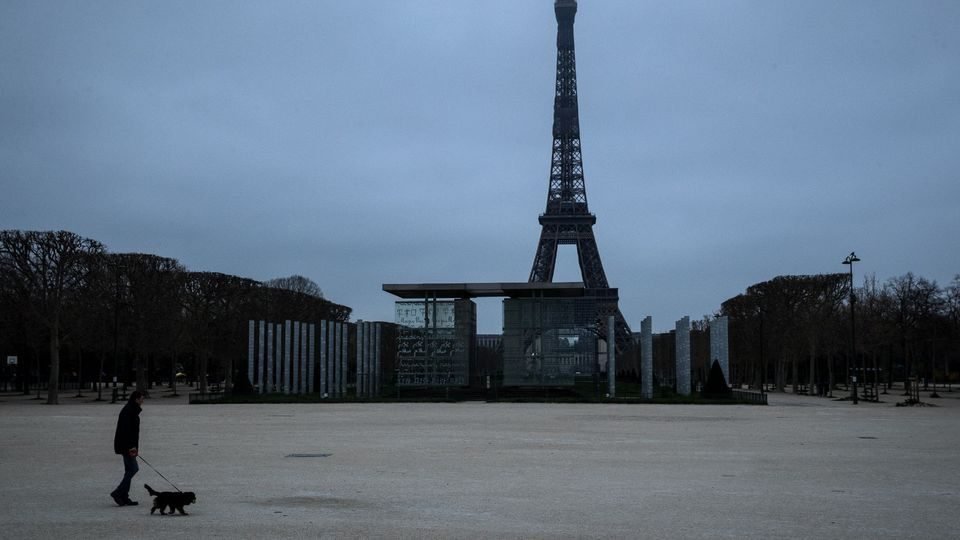 5-1500x9999-c-2 توجيه تهمتي “الاعتداء” و”الإهانة العنصرية” للمتهم بطعن جزائريتين محجبتين في باريس