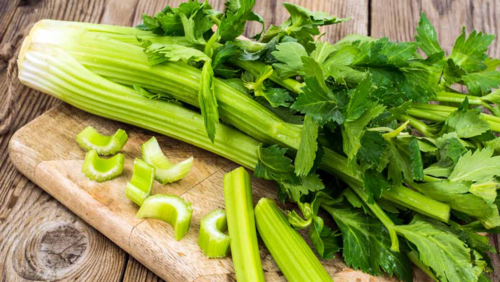 57e7297146023dbff15d5d904b7417ba-1 فوائد عصير الكرفس لتخفيف الوزن