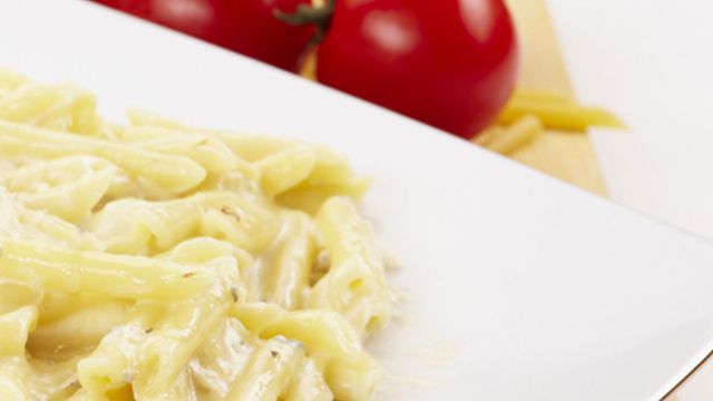 مكرونه بالجبن الموزاريلا مكرونه بالجبن الموزاريلا