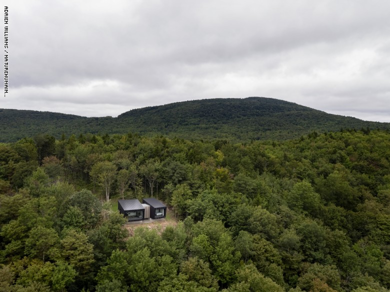 كيف تجربة العيش فيها؟ تعرّف إلى 8 منازل بُنيت في أماكن "مستحيلة" كيف تجربة العيش فيها؟ تعرّف إلى 8 منازل بُنيت في أماكن "مستحيلة"