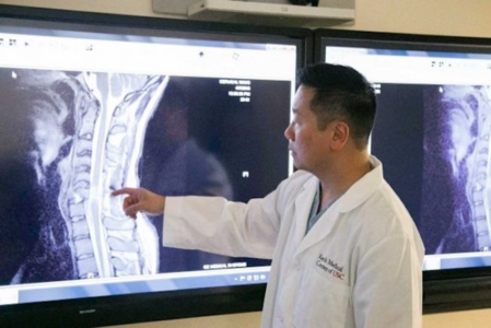 8128b73e4b045a60d8d54aae05be6599-1 نجاح أول عملية لعلاج إنسان مشلول بالخلايا الجذعية