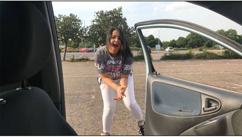 نتيجة بحث الصور عن كيكي رقصة النزول من السيارة