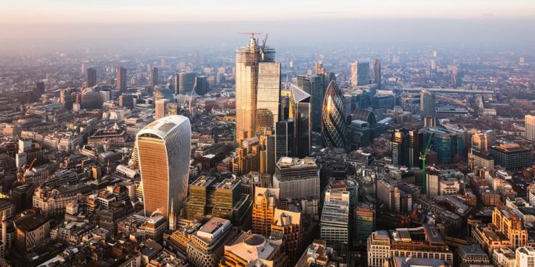 878778-750x375-2 ضبابية وسكانها غير ودودين.. صور نمطية خاطئة حول هذه الدولة